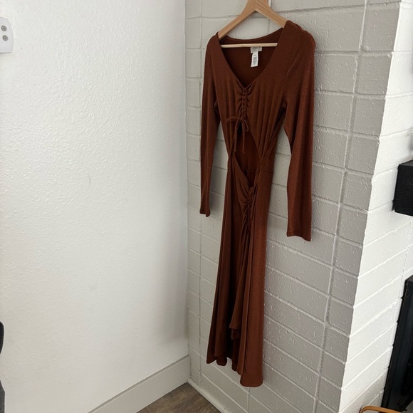 L Space ruched shimmer midi dress in spice - Picture 4 of 9